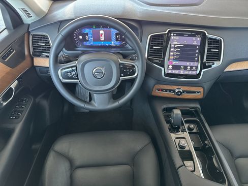 Certified 2024 Volvo XC90 B6 Plus w/ Protection Package Premier AWD/4WD image 18