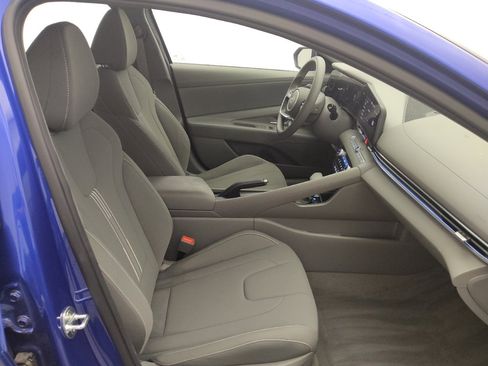 Used 2024 Hyundai Elantra SEL FWD image 21