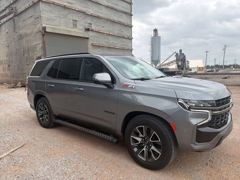 Used 2021 Chevrolet Tahoe Z71 w/ Z71 Off-Road Package image 2