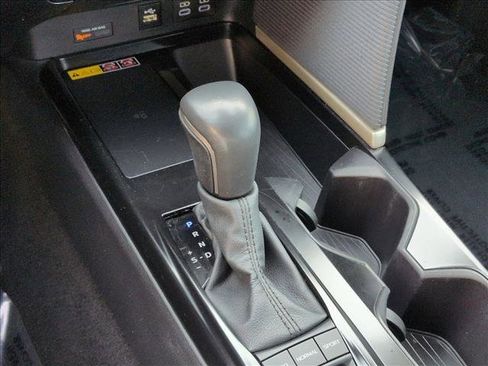 Used 2025 Toyota Camry SE FWD image 12