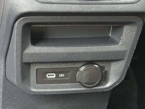 Used 2022 Volkswagen Tiguan SE AWD/4WD image 12