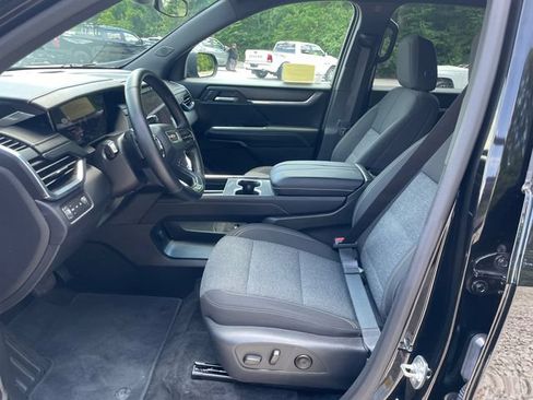 Used 2025 GMC Acadia Elevation AWD/4WD image 39