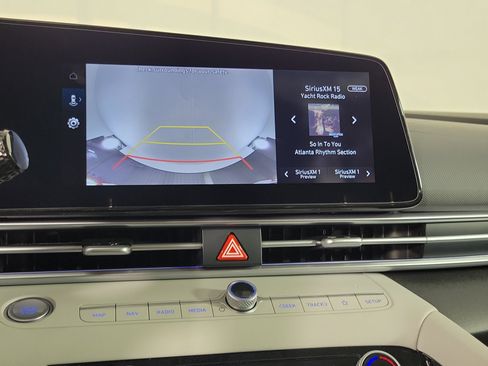 New 2025 Hyundai Elantra Limited image 14