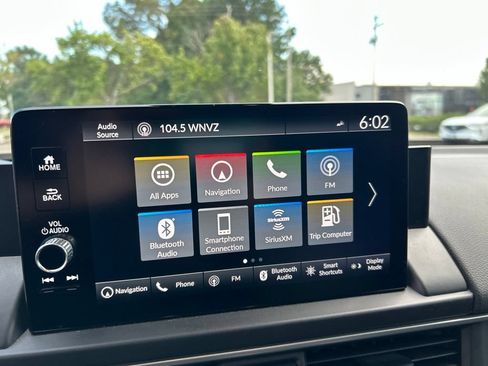 Used 2024 Honda Pilot Touring image 12