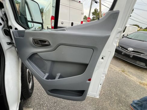 Used 2018 Ford Transit 250 148 Low Roof RWD image 44