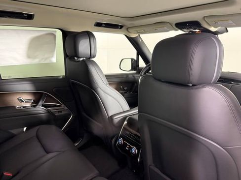 New 2025 Land Rover Range Rover SE image 29