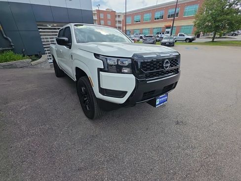 Used 2026 Nissan Frontier SV w/ Tow Package AWD/4WD image 8