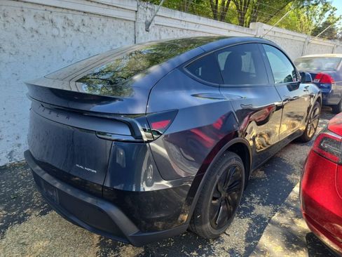 Used 2026 Tesla Model Y AWD image 6
