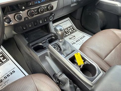 Used 2016 Toyota Tacoma Limited w/ Towing Package AWD/4WD image 24