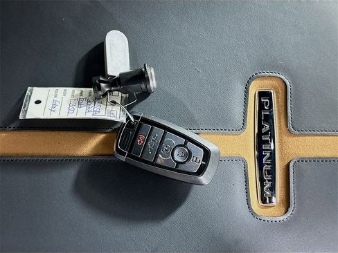 Used 2024 Ford F350 Platinum image 36