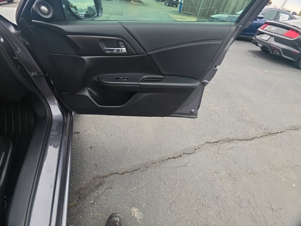 Used 2014 Honda Accord EX-L image 31