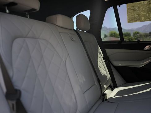 Used 2025 BMW X5 xDrive40i w/ Executive Package AWD/4WD image 13