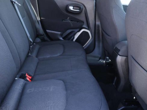 Used 2017 Jeep Renegade Latitude image 16