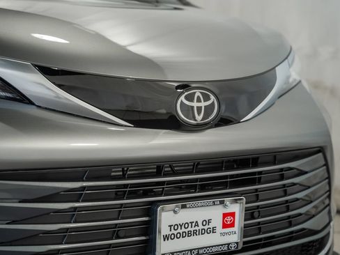 New 2026 Toyota Sienna Limited AWD/4WD image 12