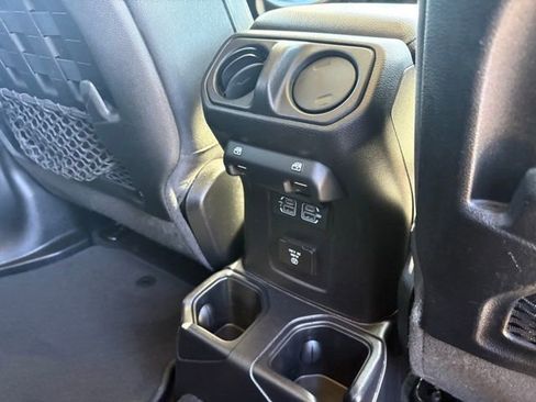 Used 2020 Jeep Wrangler Unlimited Rubicon image 30