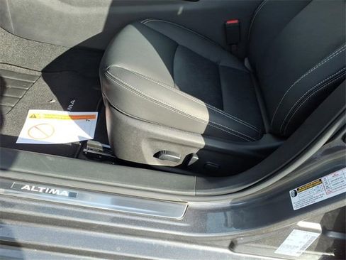 New 2025 Nissan Altima 2.5 SL image 6