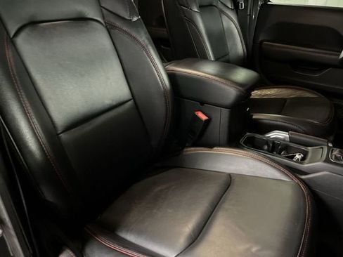 Used 2018 Jeep Wrangler Unlimited Rubicon AWD/4WD image 28