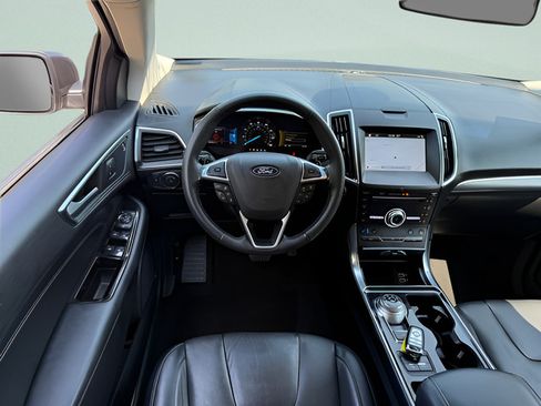 Used 2019 Ford Edge Titanium w/ Equipment Group 301A AWD/4WD image 7