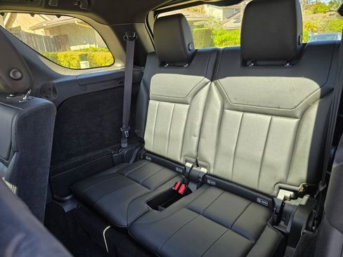 Used 2018 Land Rover Discovery HSE AWD/4WD image 31