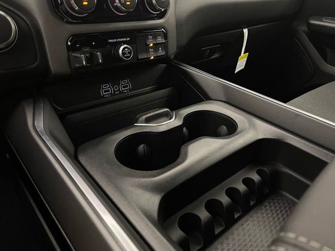 Used 2025 RAM 1500 Big Horn AWD/4WD image 25