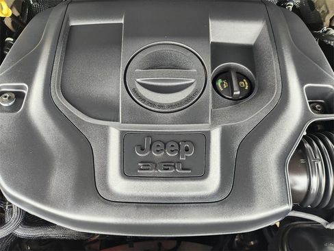 Used 2021 Jeep Grand Cherokee L Overland w/ Luxury Tech Group IV image 33