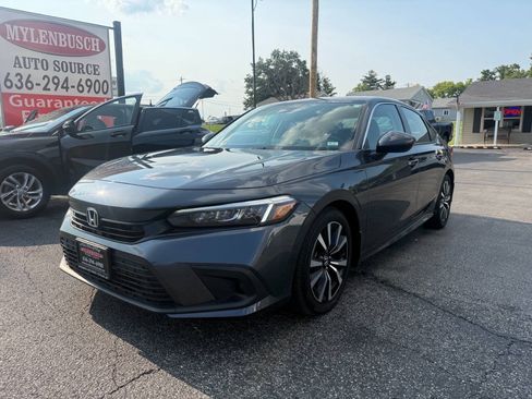 Used 2024 Honda Civic EX image 2