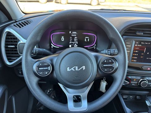 Used 2025 Kia Soul LX w/ LX Technology Package image 28