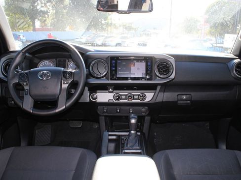 Used 2016 Toyota Tacoma TRD Off-Road image 25