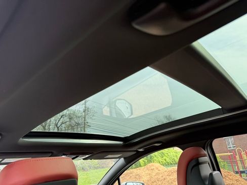 Certified 2023 Kia Sportage SX image 18