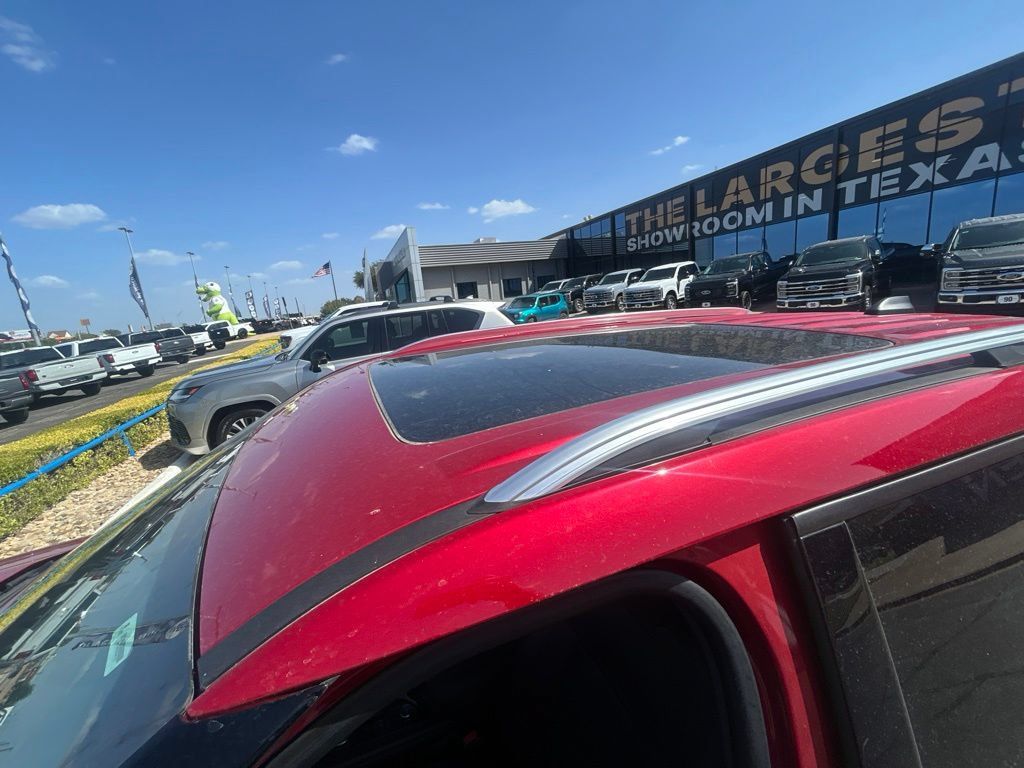 Used 2026 Ford Explorer Platinum RWD image 8