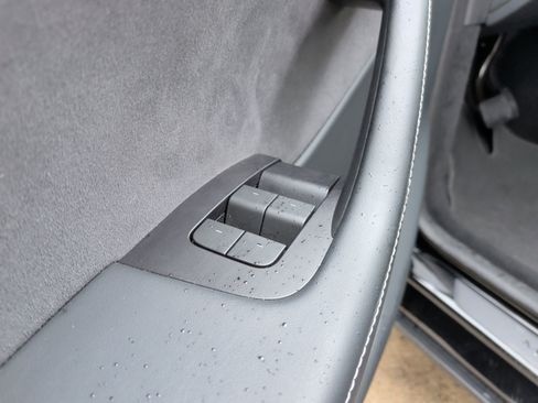 Used 2023 Tesla Model Y Long Range image 15