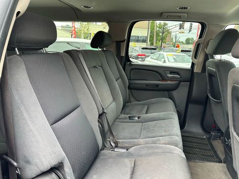 Used 2009 Chevrolet Suburban LT image 15
