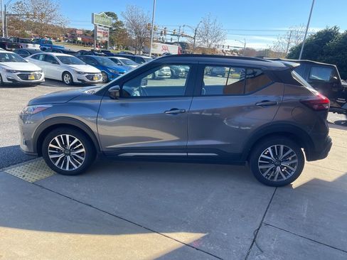Used 2024 Nissan Kicks SR image 7