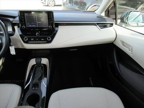 Used 2022 Toyota Corolla LE image 13