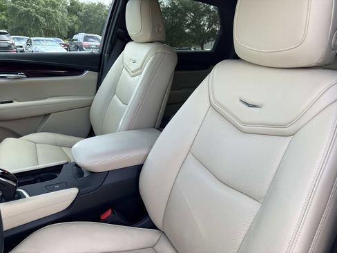 Used 2019 Cadillac XT5 Luxury image 21