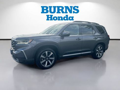 Certified 2024 Honda Pilot Touring image 1