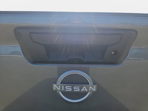 Used 2024 Nissan Frontier SV w/ Technology Package RWD image 13