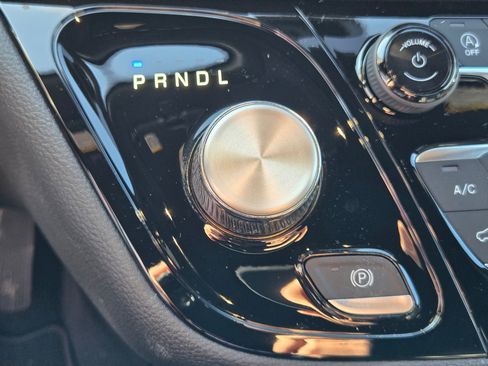 New 2026 Chrysler Pacifica Select image 15