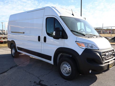 New 2026 RAM ProMaster 2500 w/ Convenience Group image 3