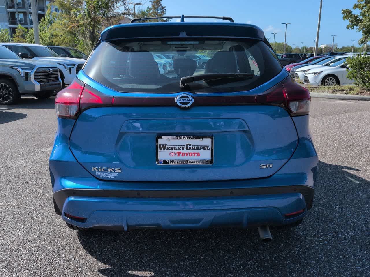 Used 2021 Nissan Kicks SR w/ SR Premium Package FWD image 5