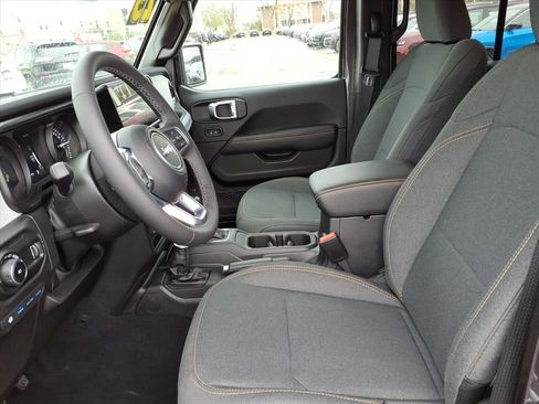 Certified 2025 Jeep Wrangler Unlimited Sahara w/ Safety Group image 8