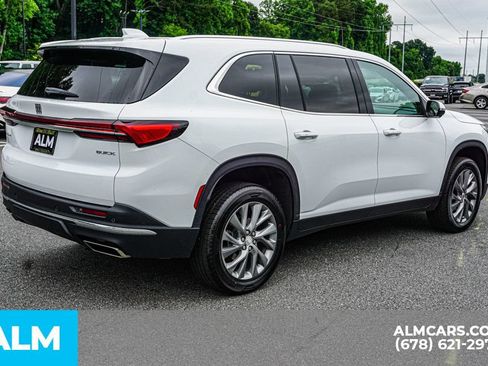 Used 2025 Buick Enclave Preferred FWD image 5