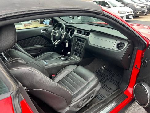 Used 2011 Ford Mustang Premium w/ 202A Rapid Spec Order Code RWD image 32