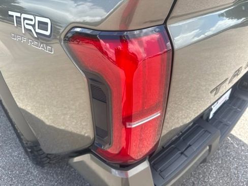 Used 2026 Toyota Tacoma TRD Off-Road AWD/4WD image 11