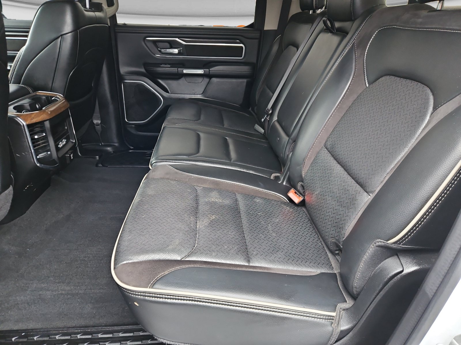 Used 2022 RAM 1500 Laramie AWD/4WD image 14