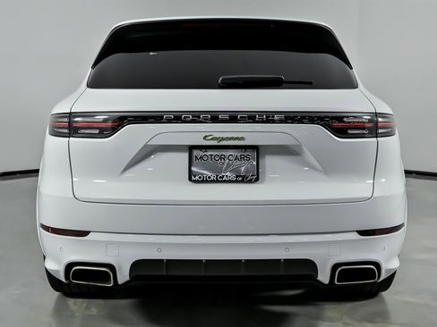 Used 2019 Porsche Cayenne E-Hybrid image 11