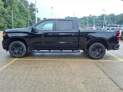 Used 2023 Chevrolet Silverado 1500 Custom AWD/4WD image 5