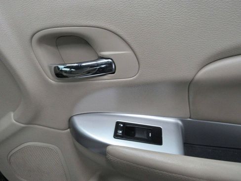 Used 2011 Chrysler 200 Limited FWD image 16