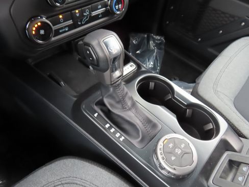 New 2025 Ford Bronco 4-Door image 17