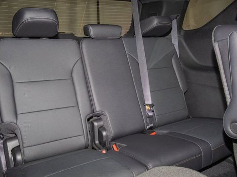 Certified 2025 Chevrolet Traverse High Country image 15